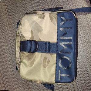 CAMO Tommy Hilfiger crossbody bag